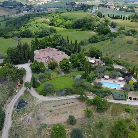 בית חווה Tenuta Santo Pietro *