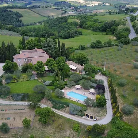 בית חווה Tenuta Santo Pietro *